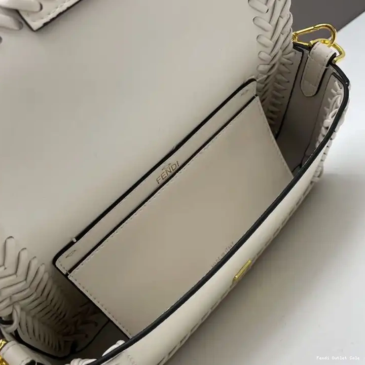 Affordable Bag Baguette In Medium Stitching White Fendi Leather 0701